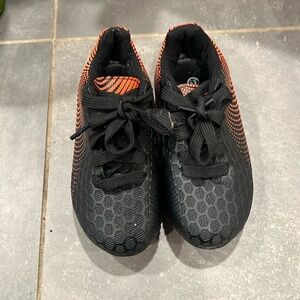 Vizari like new soccer cleats toddler size 8.5C